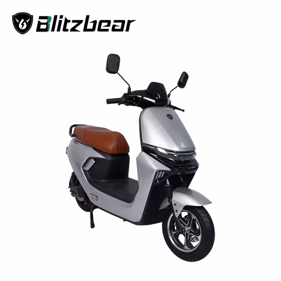 Best-Seller Polyresin Garden Gnome Statue with a Lantern for Home and Garden Decoraiton