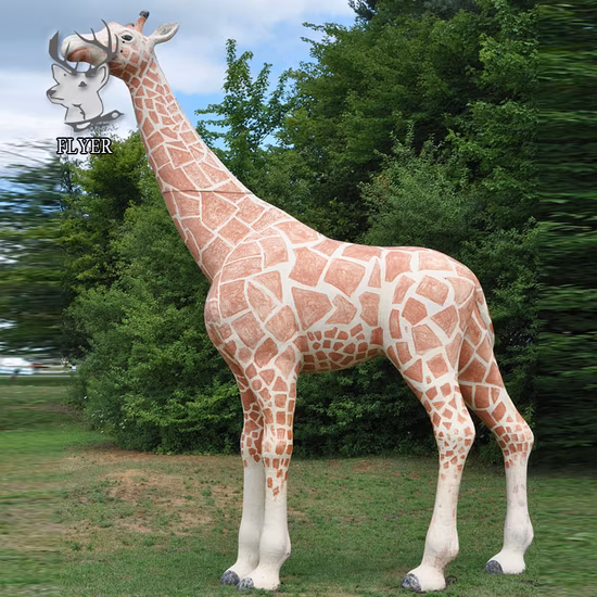 Famosa escultura Kaw S de fibra de vidrio sentada de gran tamaño personalizada a la venta